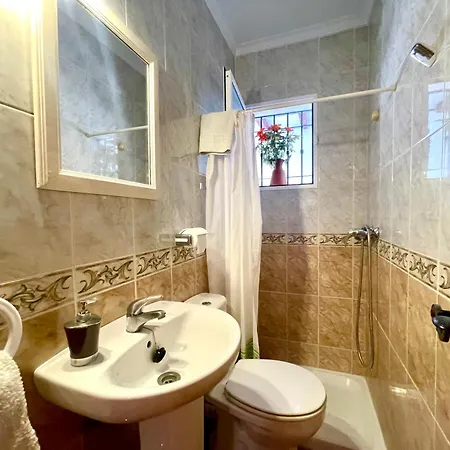 Villa Nuria, Private Pool, Parking, Bbq, 5 Minutes From Frigiliana, Nerja And Its Beaches, Easy Access *