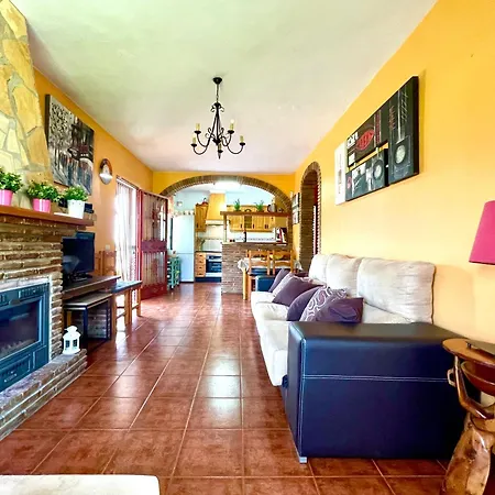 Nuria, Private Pool, Parking, Bbq, 5 Minutes From Frigiliana, Nerja And Its Beaches, Easy Access