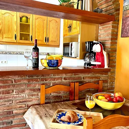 Nuria, Private Pool, Parking, Bbq, 5 Minutes From Frigiliana, Nerja And Its Beaches, Easy Access Villa *