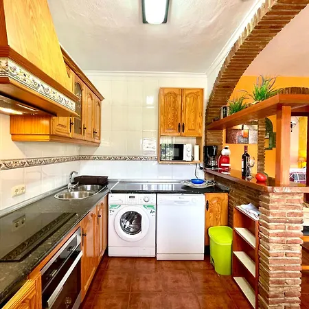 Villa Nuria, Private Pool, Parking, Bbq, 5 Minutes From Frigiliana, Nerja And Its Beaches, Easy Access Frigiliana