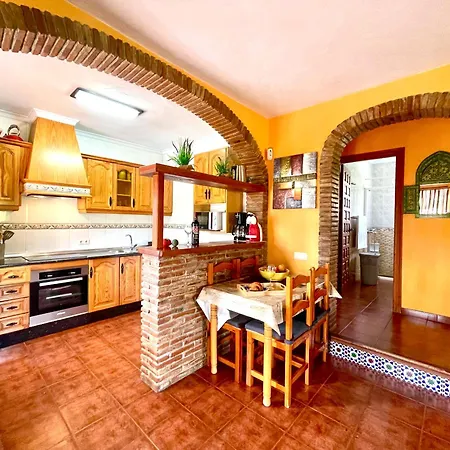Nuria, Private Pool, Parking, Bbq, 5 Minutes From Frigiliana, Nerja And Its Beaches, Easy Access Frigiliana