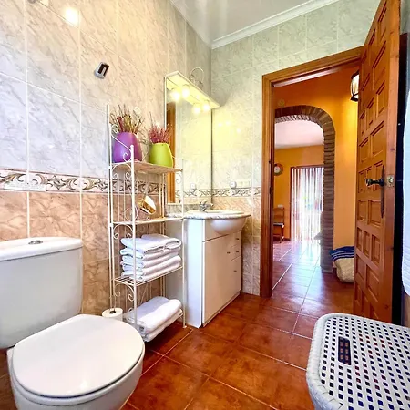 Villa Nuria, Private Pool, Parking, Bbq, 5 Minutes From Frigiliana, Nerja And Its Beaches, Easy Access