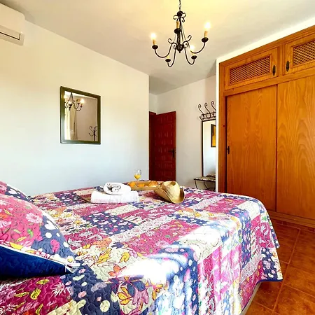 Nuria, Private Pool, Parking, Bbq, 5 Minutes From Frigiliana, Nerja And Its Beaches, Easy Access