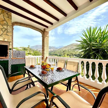 Villa Nuria, Private Pool, Parking, Bbq, 5 Minutes From Frigiliana, Nerja And Its Beaches, Easy Access