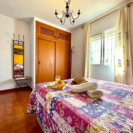 Villa Nuria, Private Pool, Parking, Bbq, 5 Minutes From Frigiliana, Nerja And Its Beaches, Easy Access *