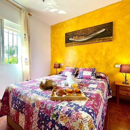 Nuria, Private Pool, Parking, Bbq, 5 Minutes From Frigiliana, Nerja And Its Beaches, Easy Access * Frigiliana