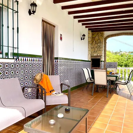 Nuria, Private Pool, Parking, Bbq, 5 Minutes From Frigiliana, Nerja And Its Beaches, Easy Access * Frigiliana