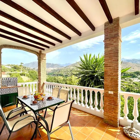 Nuria, Private Pool, Parking, Bbq, 5 Minutes From Frigiliana, Nerja And Its Beaches, Easy Access