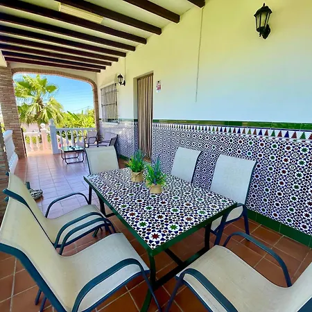 Nuria, Private Pool, Parking, Bbq, 5 Minutes From Frigiliana, Nerja And Its Beaches, Easy Access Villa