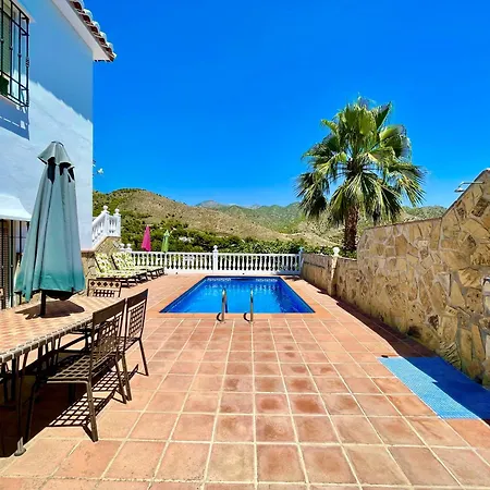 Nuria, Private Pool, Parking, Bbq, 5 Minutes From Frigiliana, Nerja And Its Beaches, Easy Access Villa