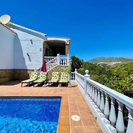 Nuria, Private Pool, Parking, Bbq, 5 Minutes From Frigiliana, Nerja And Its Beaches, Easy Access * Frigiliana