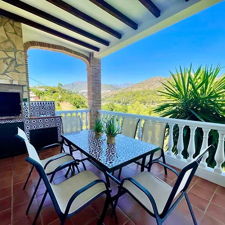 Nuria, Private Pool, Parking, Bbq, 5 Minutes From Frigiliana, Nerja And Its Beaches, Easy Access * Frigiliana