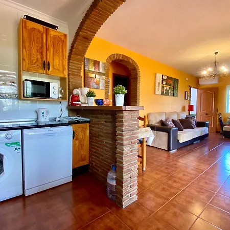 Nuria, Private Pool, Parking, Bbq, 5 Minutes From Frigiliana, Nerja And Its Beaches, Easy Access *