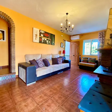 Villa Nuria, Private Pool, Parking, Bbq, 5 Minutes From Frigiliana, Nerja And Its Beaches, Easy Access